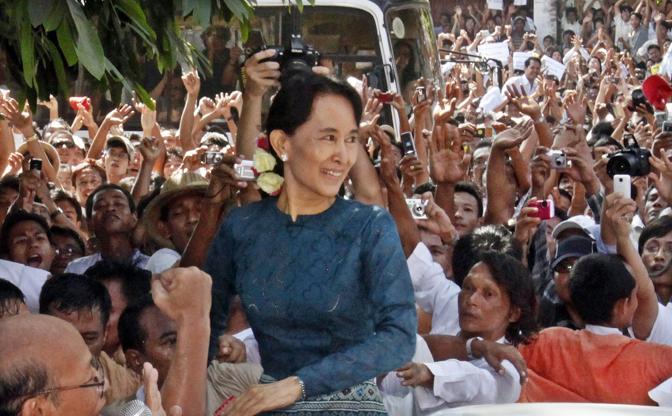 Aung San Suu Kyi, leader non violenta della ribellione birmana. Epa